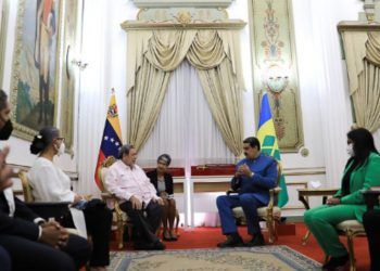 Nicolás Maduro recibió al primer ministro de San Vicente y las Granadinas en Miraflores
