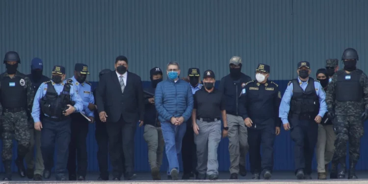 Honduras extradita al expresidente Juan Orlando Hernández a EEUU