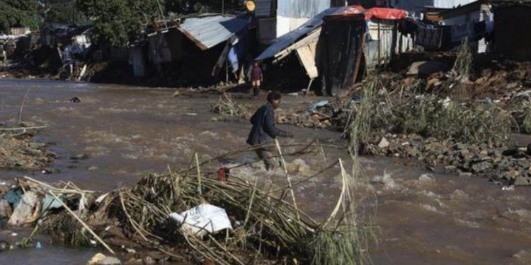 En Sudáfrica declaran estado de desastre debido a severas inundaciones