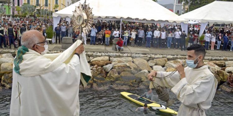 Puerto Cabello: Bendición del Mar plenó espacios del malecón en conmemoración a la Resurrección de Jesús