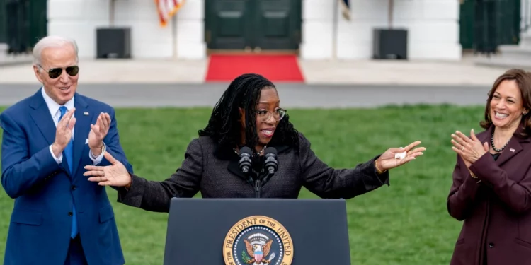 Primera mujer negra en Corte Suprema de EEUU: «Llegamos»