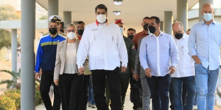 Maduro denuncia: «Occidente se está alineando para una gran guerra contra Rusia»