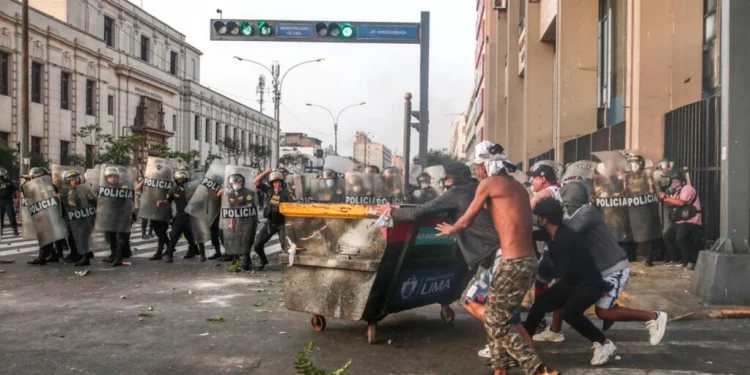 Perú: Protestas debilitan al Gobierno de Pedro Castillo