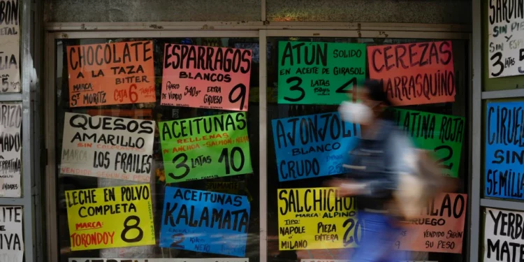 “Muy costoso»: la inflación no da respiro a los venezolanos