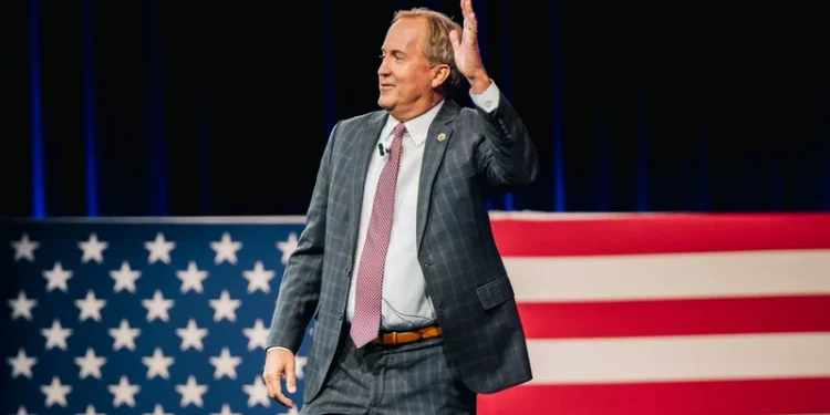 EEUU: Fiscal de Texas, Ken Paxton, propuso dar armas a los maestros para defenderse de tiroteos