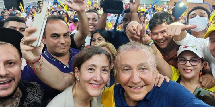 Colombia: Íngrid Betancourt retiró su candidatura a la presidencia para apoyar a  Rodolfo Hernández