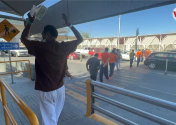 “Voy a cruzar”: migrantes se arriesgan para llegar a EEUU mientras se mantiene el Título 42 (+ Video)
