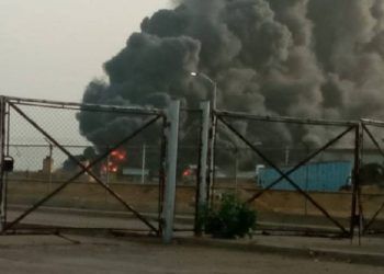 Falcón: Controlan incendio en la Refinería Cardón (+ Video)