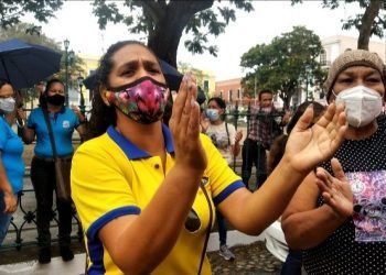 Bolívar: Docentes protestaron exigiendo el pago de su quincena