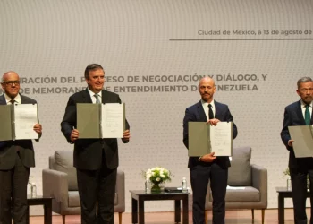 Oposición venezolana presiona al chavismo para fijar fecha y agenda del regreso a México