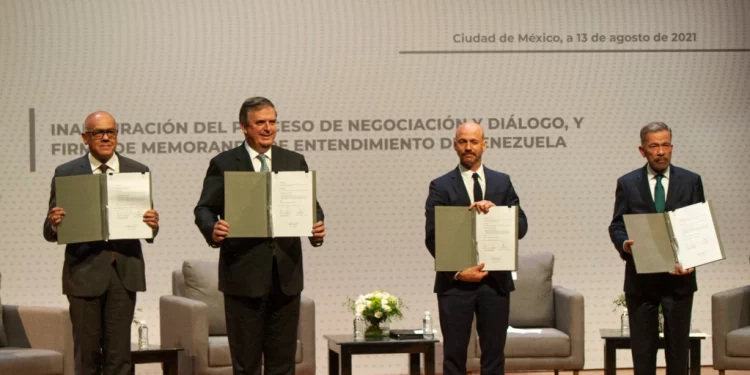 Oposición venezolana presiona al chavismo para fijar fecha y agenda del regreso a México