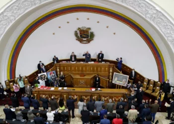 Oposición venezolana “sale de su inercia” con tareas pendientes: expertos
