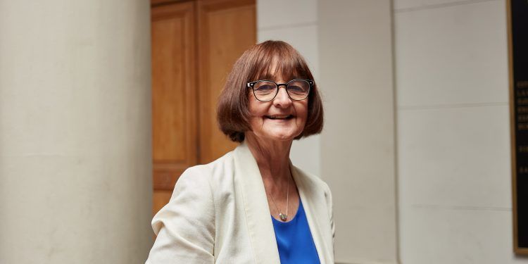 Rosa Devés es elegida como nueva Rectora de la Universidad de Chile para el período 2022-2026