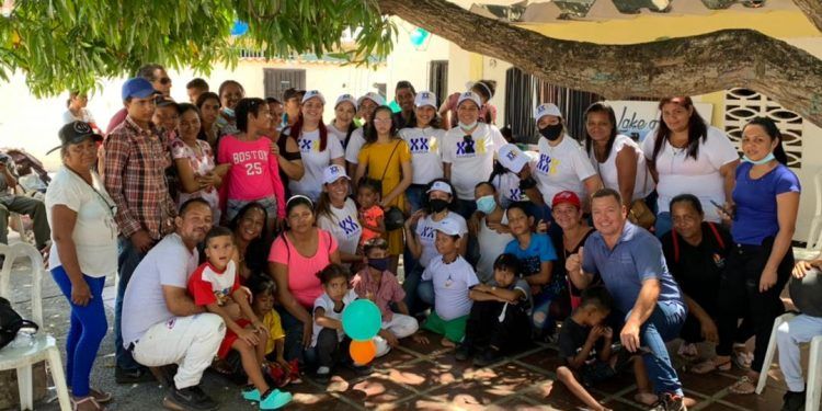Familia T21 Down y Lake Blue compartieron con más de 70 personas con condición especial en Chichiriviche