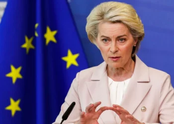 UE quiere suspender toda entrada de petróleo ruso al bloque