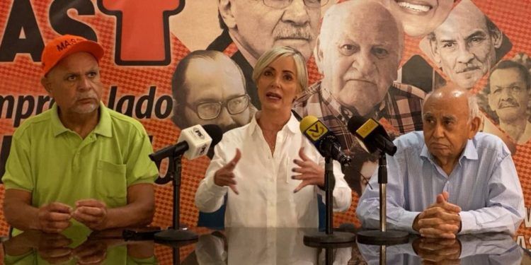 María Verdeal: El MAS llama al Gobierno nacional a respetar principios laborales y activar la tripartita