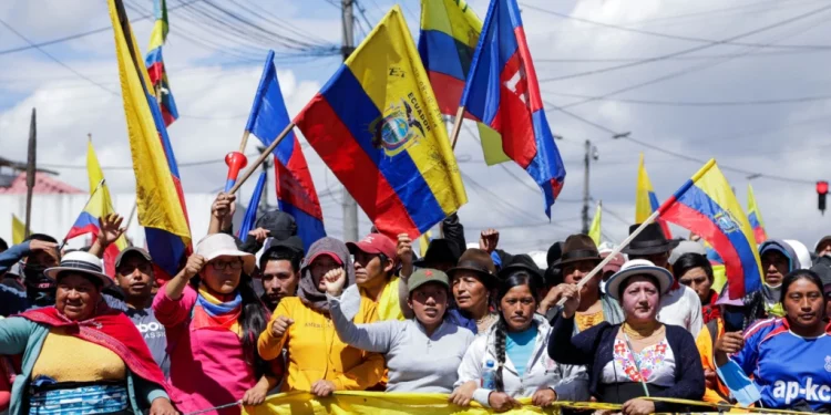 Ecuador: Gobierno y líderes indígenas firman acuerdo para poner fin a semanas de paro nacional