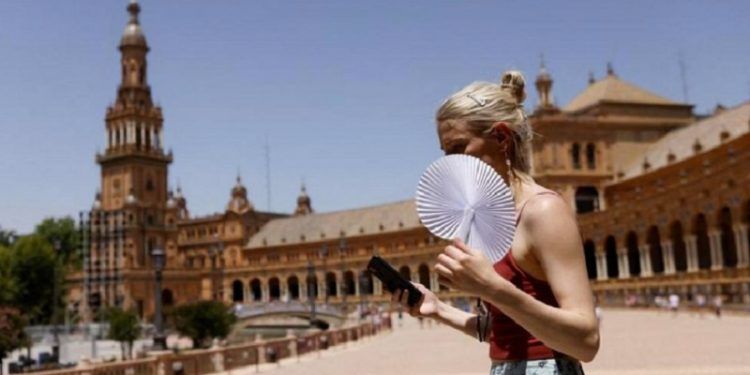 España: Ola de calor se agudiza y alcanza hasta los 43 y 44 grados