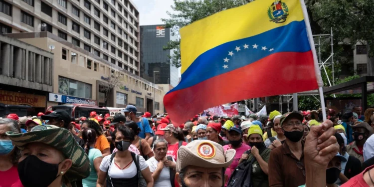 VOA: Hay una “súper red” de corrupción en Venezuela con al menos 9.000 actores : investigación