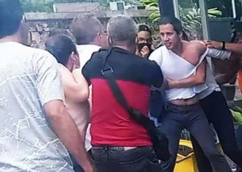 Venezuela: Juan Guaidó sufrió ataque violento por parte de un grupo de presuntos afectos al oficialismo durante visita al estado Cojedes  (+ Video)
