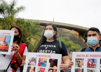 Venezuela: Exigen liberación de 4 jóvenes detenidos en Caracas tras una protesta pacífica