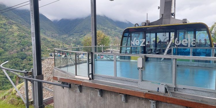 Mérida:  Comerciantes afirman que el turismo ha descendido por cierre del teleférico (Imágenes + Video)
