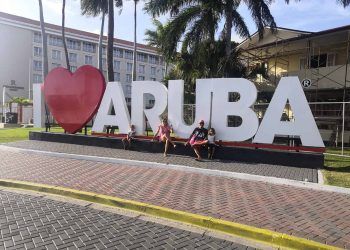 Países Bajos desmiente levantamiento de restricción de vuelos entre Aruba y Venezuela