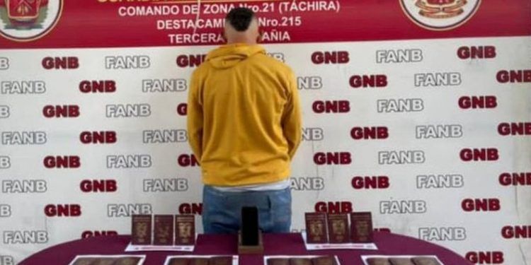 Táchira: Detenido ecuatoriano por falsificación de pasaportes forjados