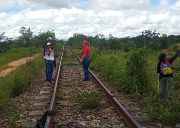 IFE realiza mantenimiento correctivo a la vía férrea en Sistema Simón Bolívar