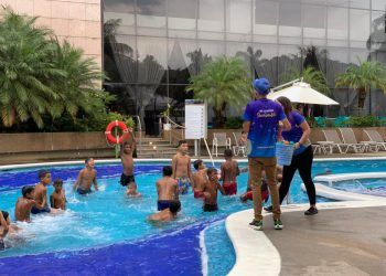 Hesperia WTC Valencia ofreció un día de piscina y diversión a niños de la Casa Hogar «Don Bosco»