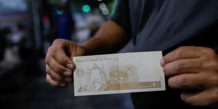¿Por qué se disparó el dólar en Venezuela en apenas unas horas?