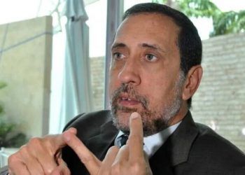 José Guerra: Devaluación del bolívar se debe a la desconfianza que tienen los venezolanos en la moneda
