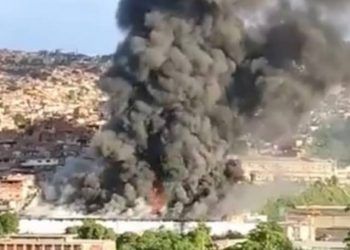 MP solicita aprehensión de dos custodios como presuntos responsables del incendio en almacén del IVSS