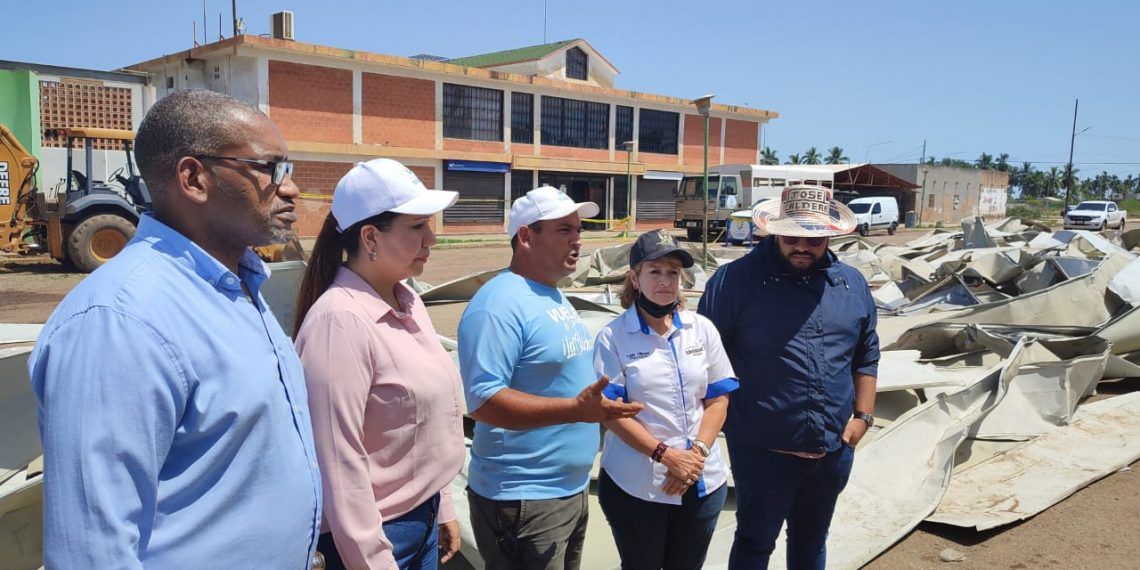 Zulia: Legisladores del Clez visitan a La Cañada de Urdaneta para inspeccionar daños causados por las lluvias