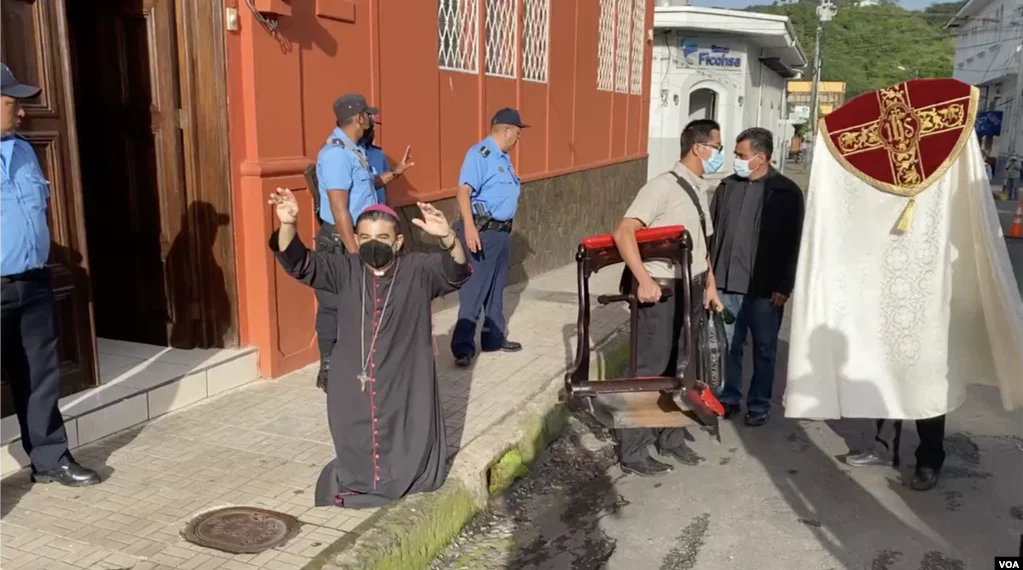Nicaragua: Denuncian «secuestro» de obispo Rolando Álvarez, crítico de Ortega