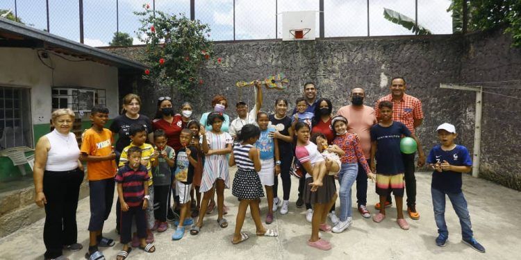 CNP Carabobo compartió con niños de la Casa Hogar Semillita