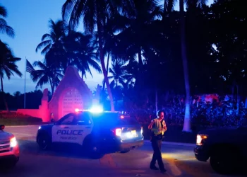Florida: Trump dice que el FBI allanó su finca Mar-a-Lago