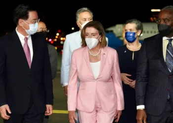 Nancy Pelosi llega a Taiwán pese a amenazas de China