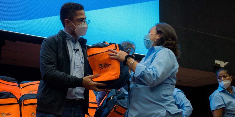 Alcaldía de San Diego entregó kits escolares para los hijos de los funcionarios públicos municipales