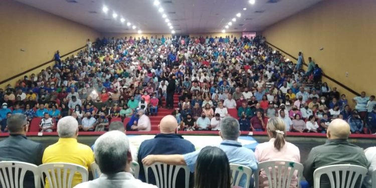 Zulia: Alcalde de Cabimas junto al CLPP entregan proyectos de presupuesto y actas de diagnóstico participativo para el Año 2023