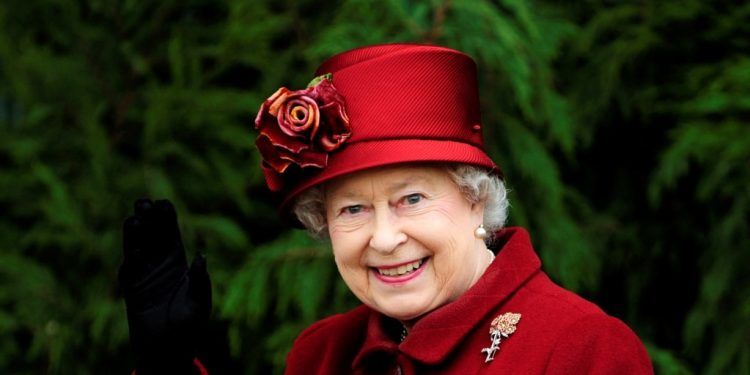 ¿Cuánto deja la reina Isabel II a sus herederos y qué pasará con sus joyas? (+ Video)