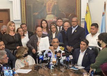 Alcaldes del Zulia entregaron al Clez documento en rechazo a Ley que viola potestades tributarias