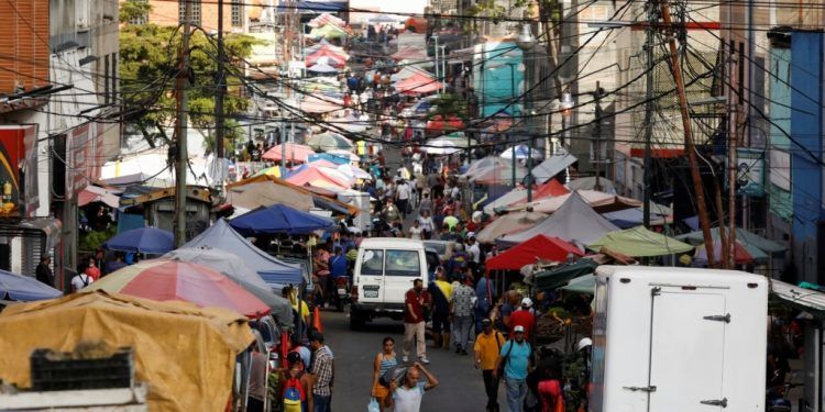 Atentados, extorsiones y secuestros amenazan el “pequeño rebote” económico en Venezuela
