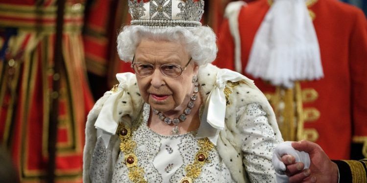 Reina Isabel II muere tras 70 años en el trono (+ Video)