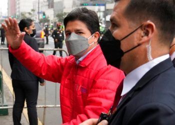 Perú: Fiscalía abre investigación al primer ministro de Castillo por organización criminal