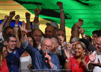 Lula venció a Bolsonaro y se encamina a asumir la presidencia en un Brasil dividido (+ Video)