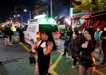 Al menos 120 muertos aplastados por multitud en celebración de Halloween en Seúl