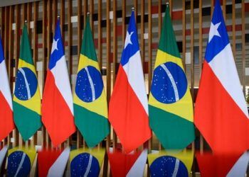 Elecciones presidenciales en Brasil: Expertas analizan posibles consecuencias del resultado en Chile
