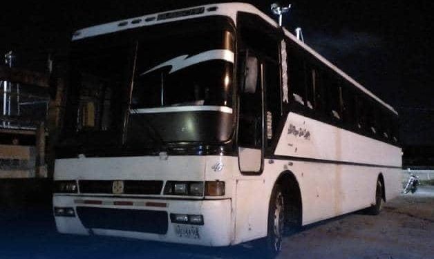 Lara: Detenidos dos hombres por abuso sexual y robo a una mujer dentro de un autobus estacionado