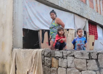 “No hay electricidad, no tenemos agua ni alimentos»: aragüeños temen más lluvias